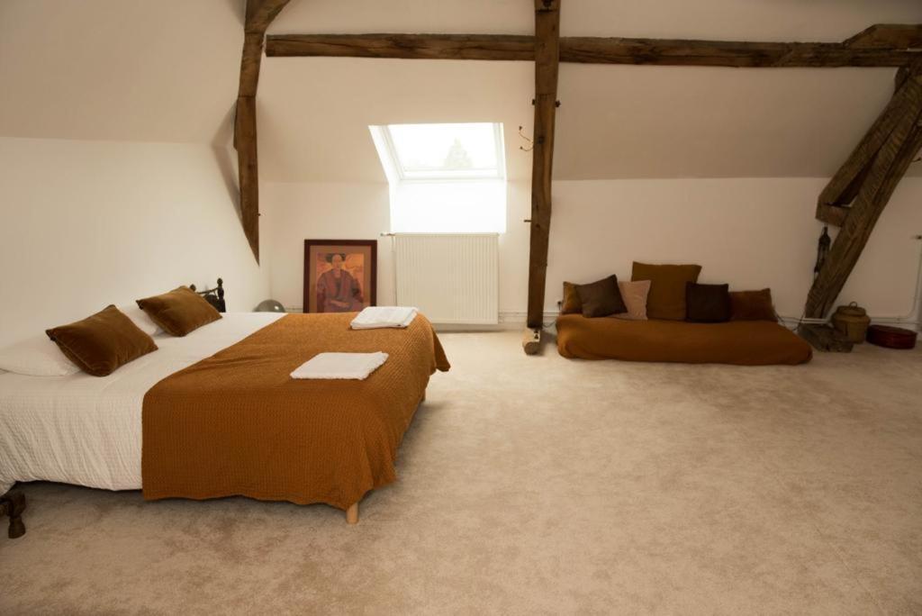 Maison D'Hotes La Doucelle Culture Et Bien-Etre Lignieres-Orgeres Eksteriør bilde
