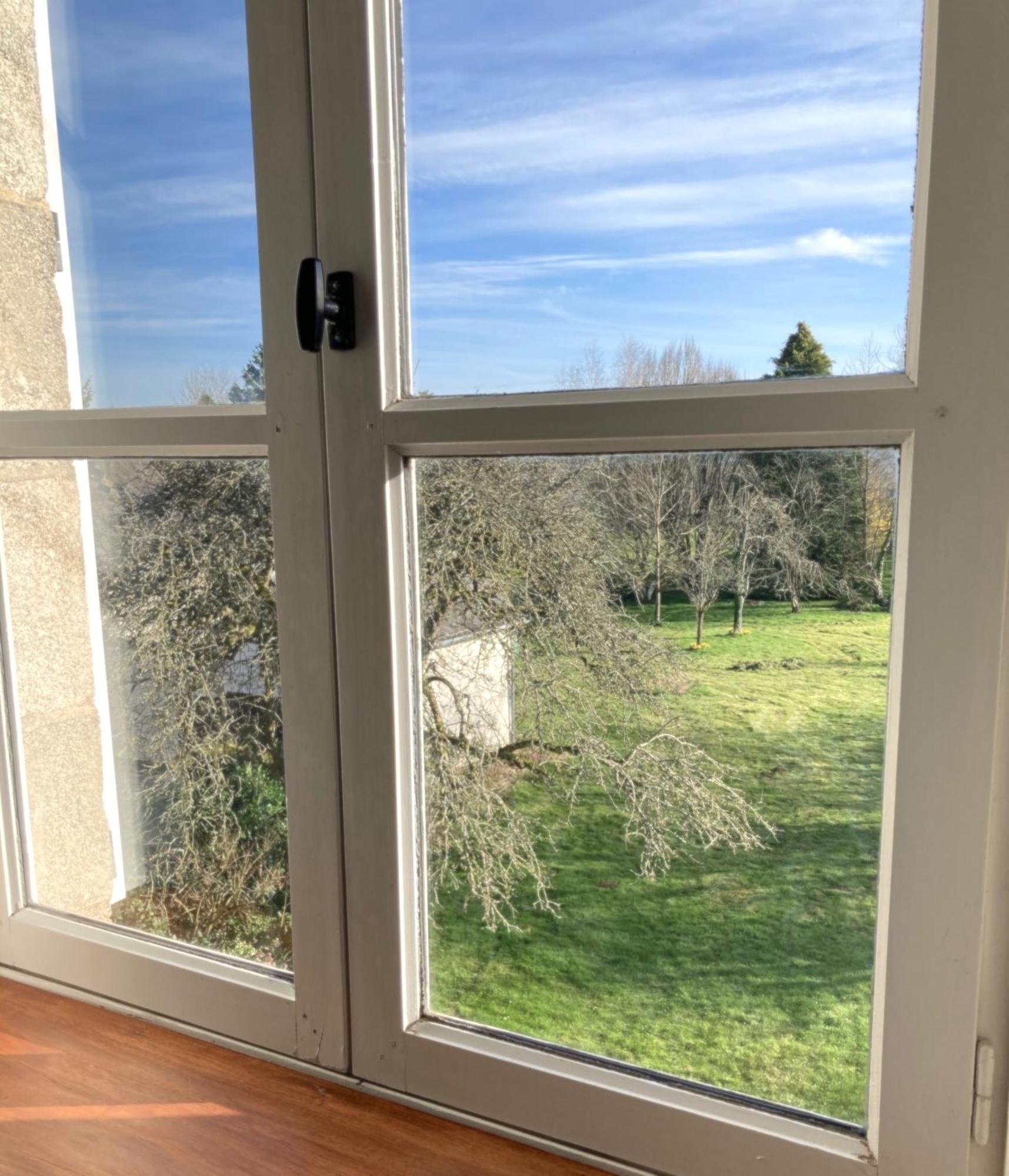 Maison D'Hotes La Doucelle Culture Et Bien-Etre Lignieres-Orgeres Rom bilde